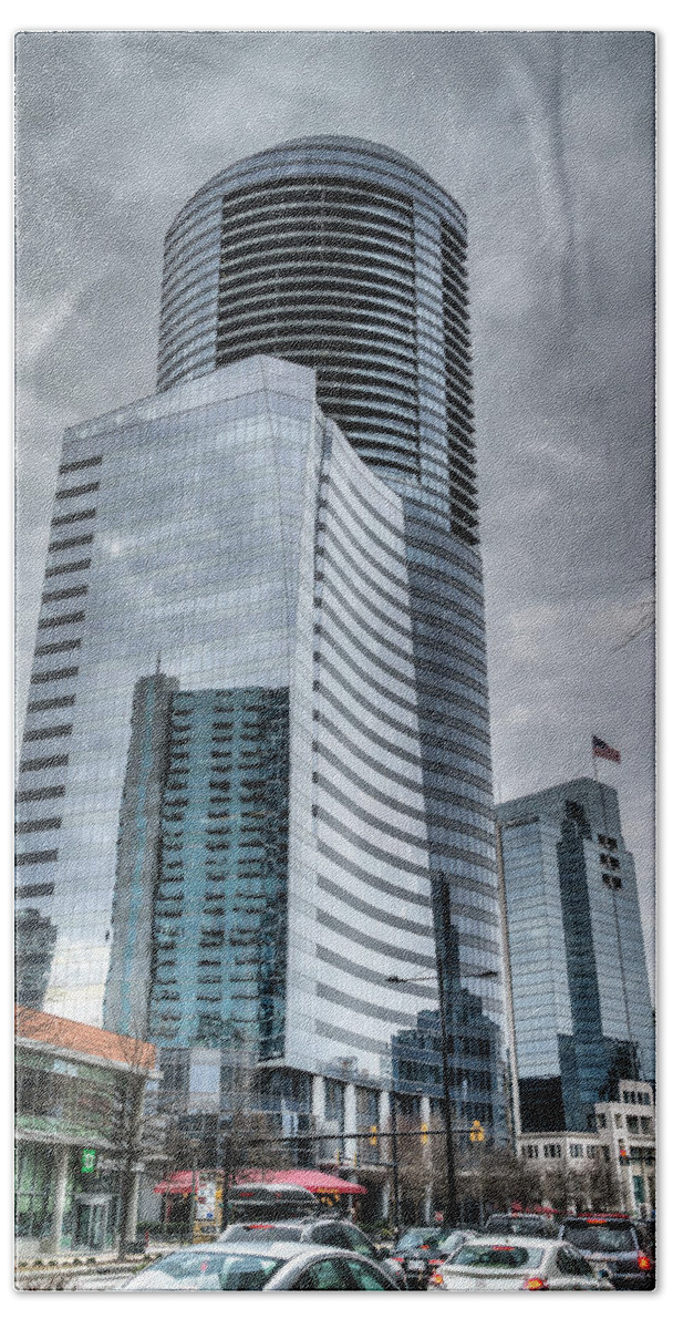 3344 Peachtree Bath Towel featuring the photograph Sovereign Luxery Condos by Brett Engle