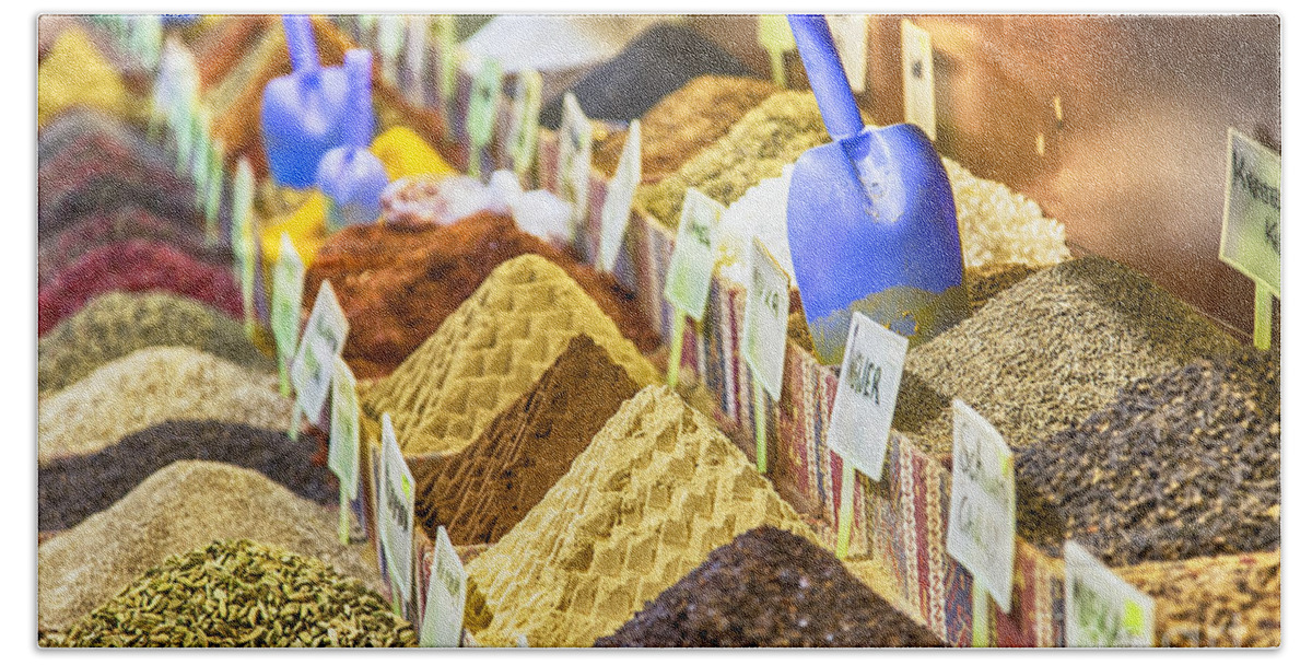 Turkey Bath Towel featuring the photograph Spice market by Sophie McAulay