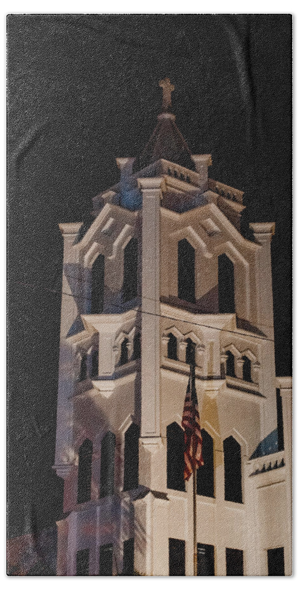 1919 Bath Towel featuring the photograph St Paul's on New Year's Morn by Ed Gleichman