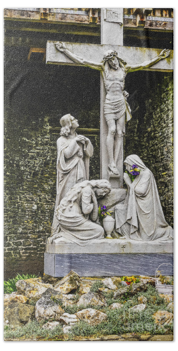 Travel Bath Towel featuring the photograph Station of the Cross by Elvis Vaughn