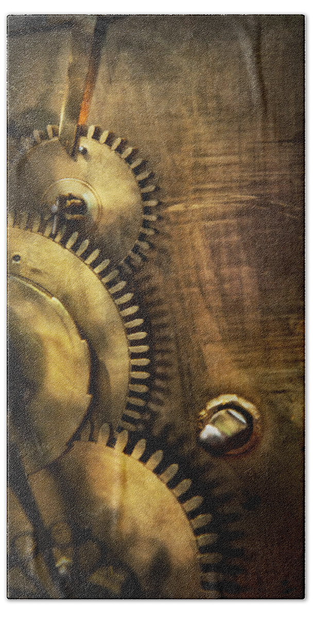 Clock Bath Towel featuring the photograph Steampunk - Toothy by Mike Savad