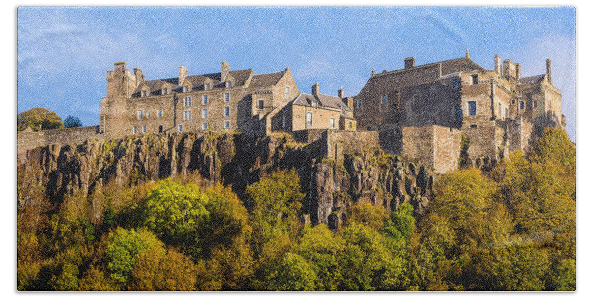 Blue Hand Towel featuring the photograph Stirling Castle by Mark Llewellyn