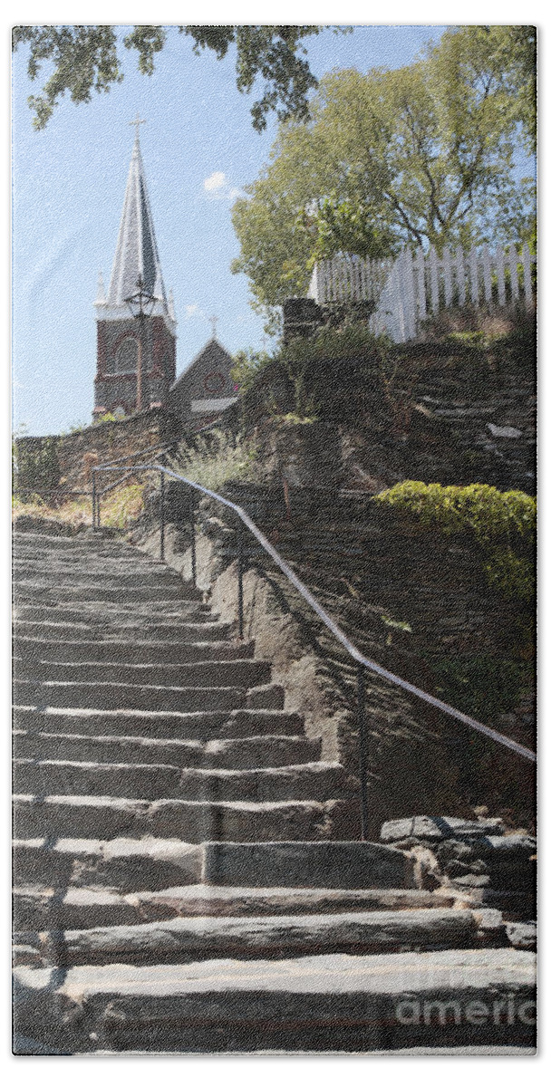 Civil War Bath Towel featuring the photograph Stone steps and Saint Peters Church at Harpers Ferry by William Kuta