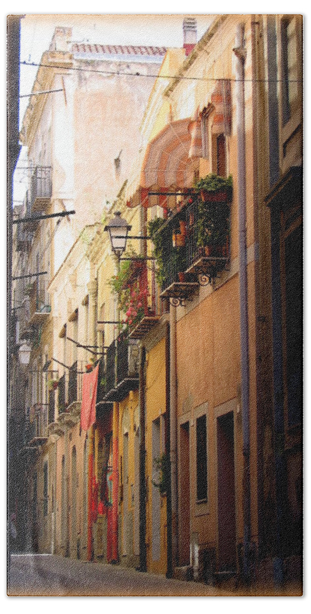 Italy Bath Towel featuring the photograph Street Scene in Italy by Carla Parris
