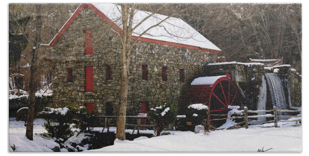 Grist Mill Hand Towel featuring the photograph Sudbury Grist Mill in Winter by Mark Valentine