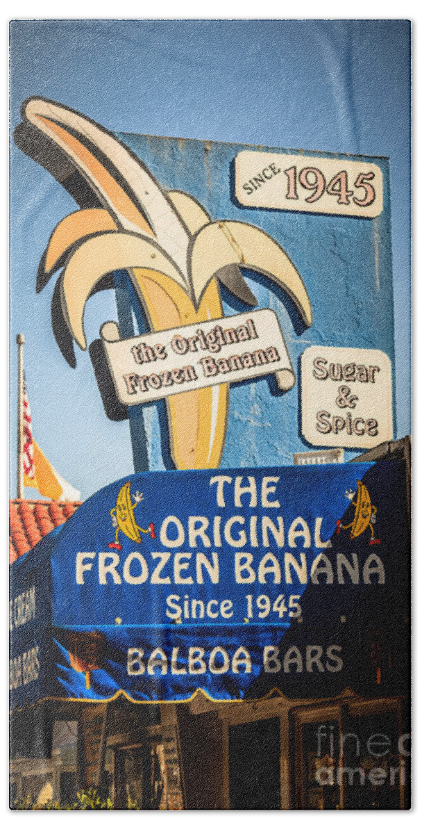 1945 Bath Towel featuring the photograph Sugar and Spice Frozen Banana Sign on Balboa Island by Paul Velgos