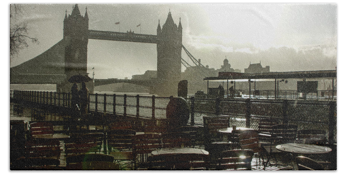 London Hand Towel featuring the photograph Sunny Rainstorm in London England by Georgia Mizuleva