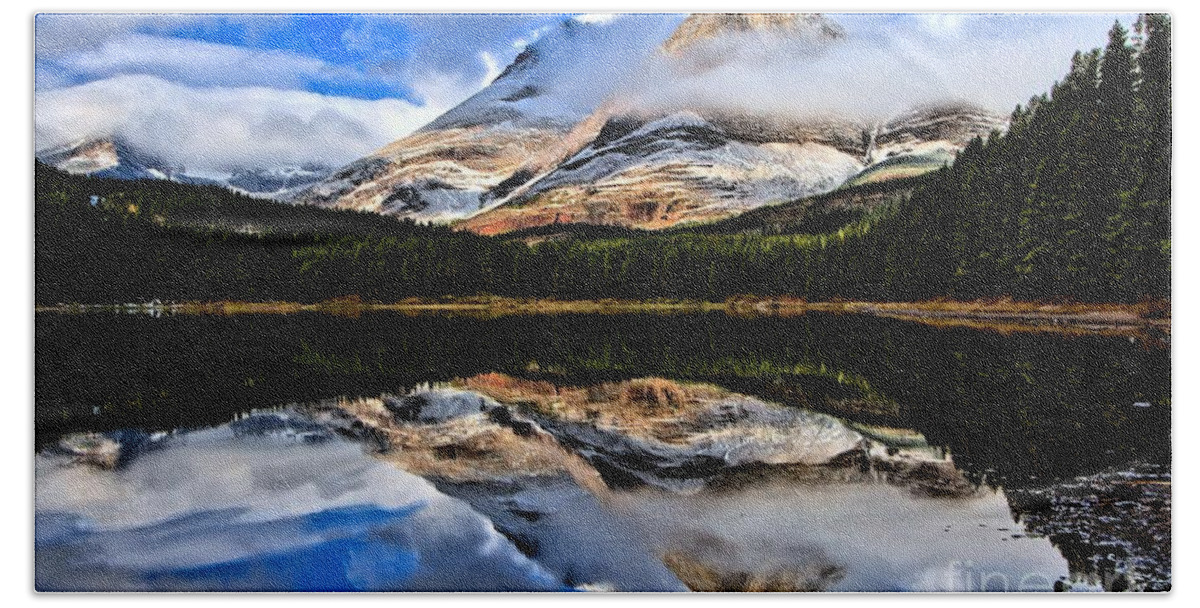 Fishercap Lake Hand Towel featuring the photograph Sunrise Surprise by Adam Jewell