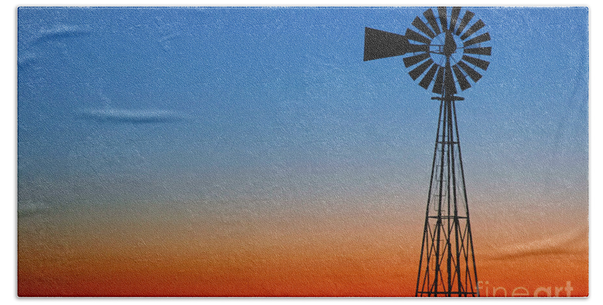 Landscape Bath Towel featuring the photograph Sunrise Windmill by Steven Reed