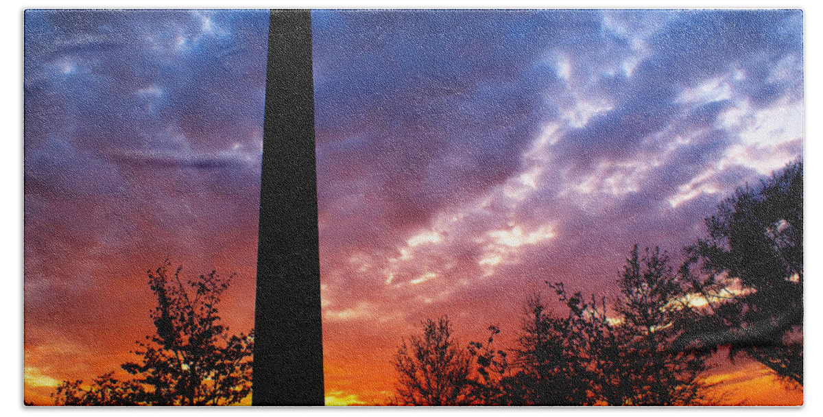 Landmark Bath Towel featuring the photograph Sunset at the Washington Monument by Nick Zelinsky Jr