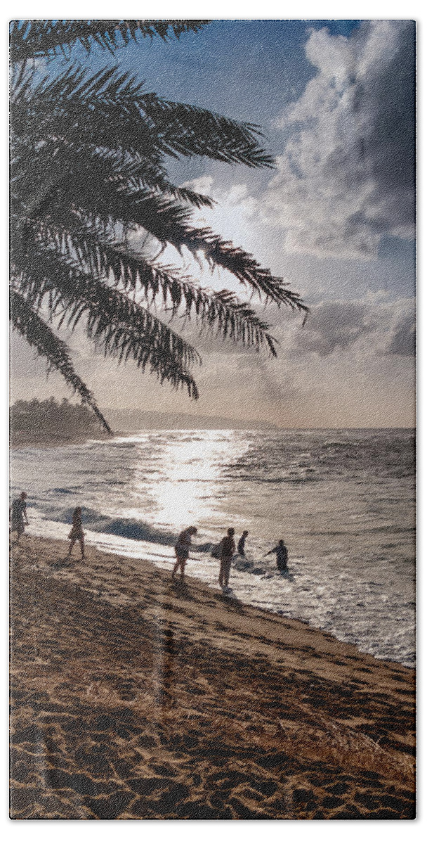 Hawaii Bath Towel featuring the photograph Sunset Beach Park by Lars Lentz