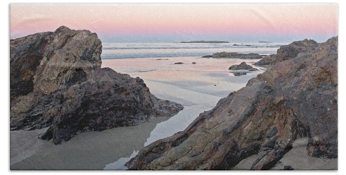 Beach Bath Towel featuring the photograph Sunset Denhams Beach. by Steven Ralser