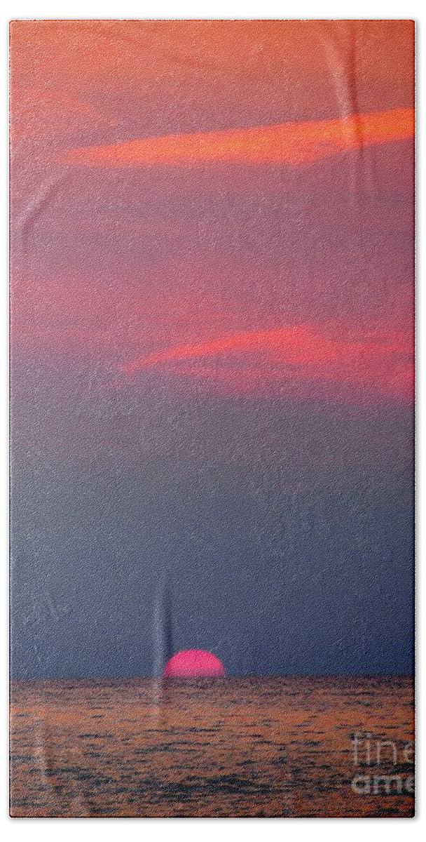 Sunset Bath Towel featuring the photograph Sunset by Jennifer Craft
