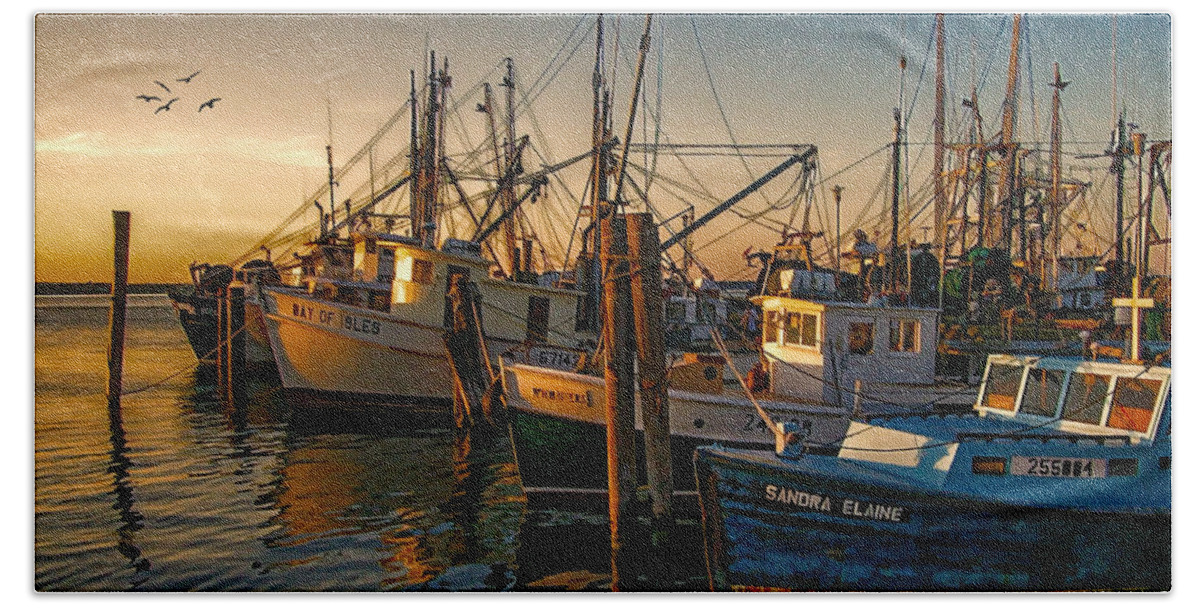 Fishing Boats Bath Towel featuring the photograph Sunset On The Fleet by Cathy Kovarik
