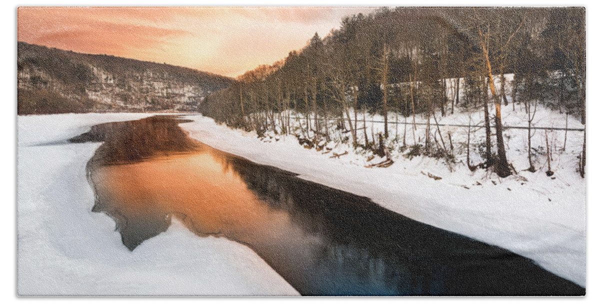 Pond Eddy Bath Towel featuring the photograph Sunset over a frozen Delaware river by Mihai Andritoiu