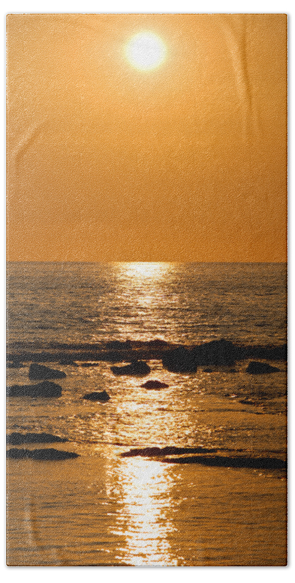 Beach Bath Towel featuring the photograph Sunset Over Kona by Christi Kraft