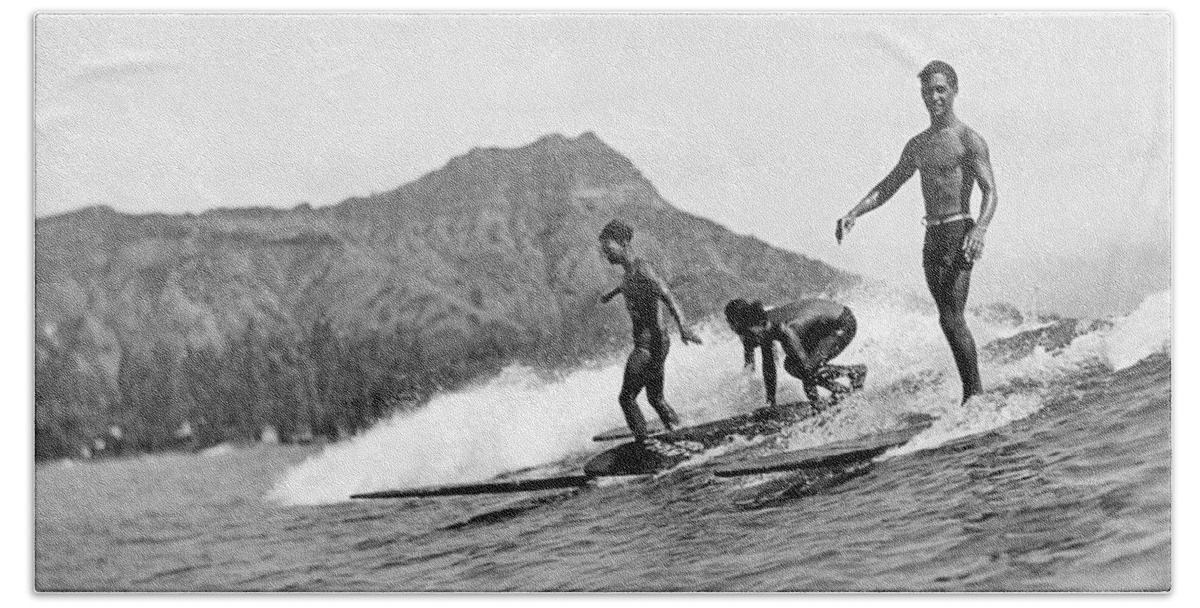 16-20 Years Bath Sheet featuring the photograph Surfing In Honolulu by Underwood Archives