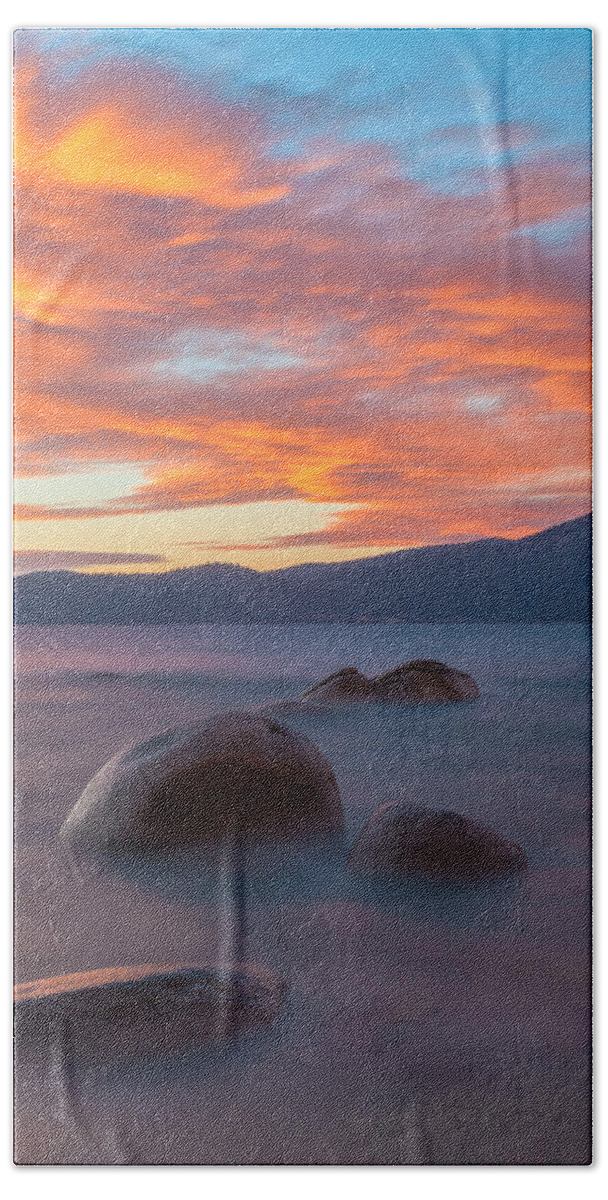 Landscape Bath Towel featuring the photograph Tahoe Burning by Jonathan Nguyen