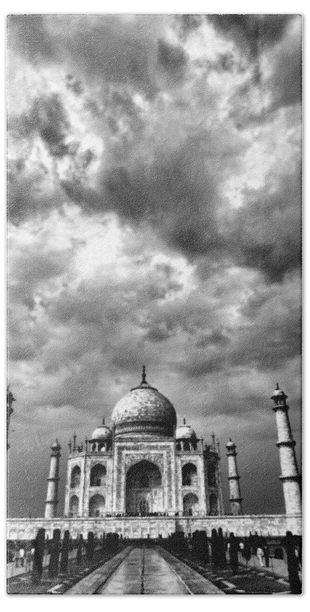 Taj Mahal Hand Towel featuring the photograph Taj Mahal India In Black And White by Amanda Stadther