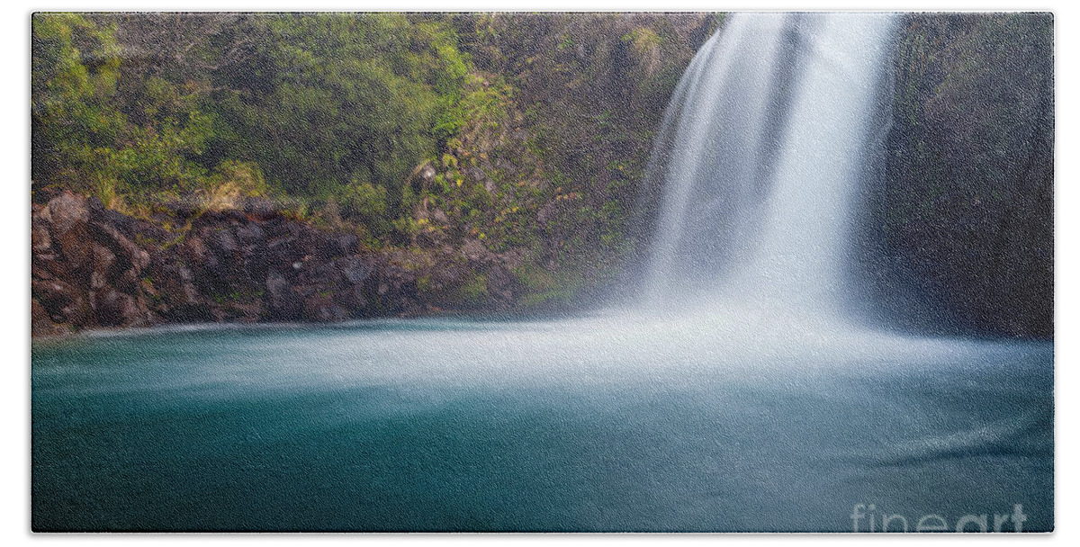 Mount Bath Sheet featuring the photograph Tawhai Falls in Tongariro NP New Zealand by Stephan Pietzko