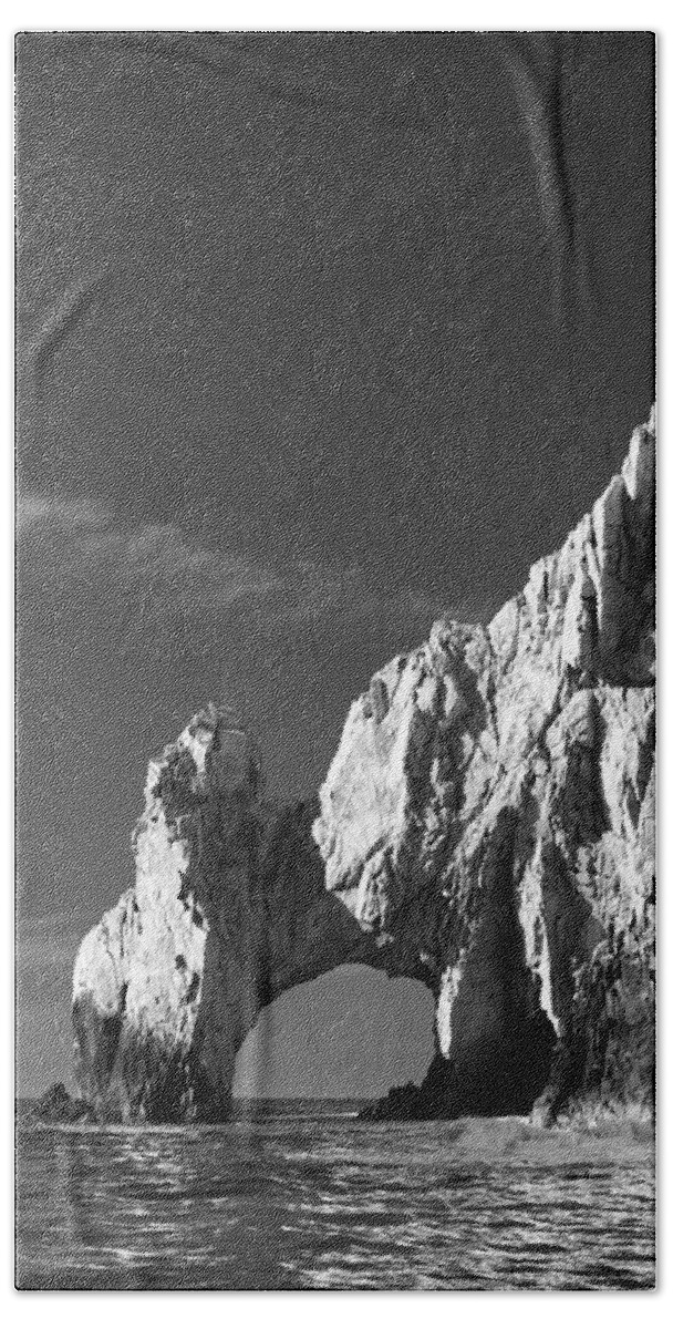 Los Cabos Hand Towel featuring the photograph The Arch in Black and White by Sebastian Musial