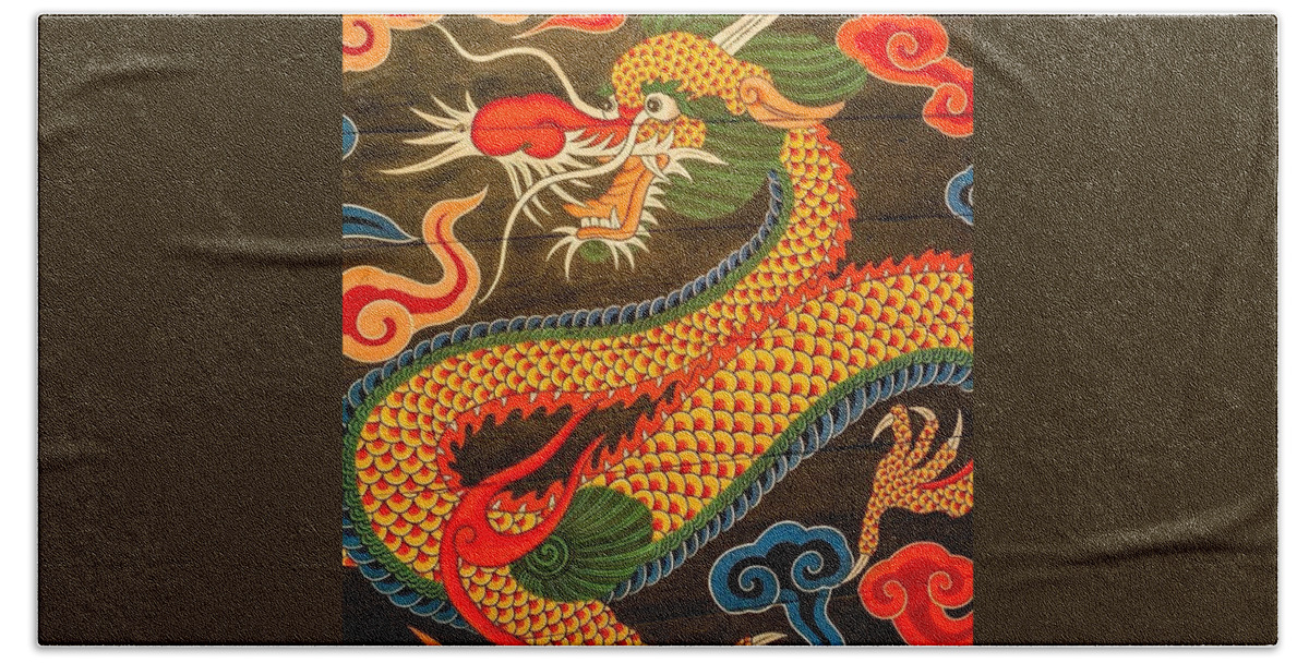 Leicam Bath Towel featuring the photograph The Dragon by Aleck Cartwright