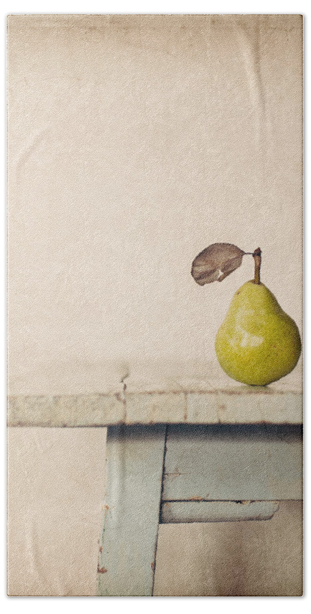 Pear Hand Towel featuring the photograph The Exhibitionist by Amy Weiss