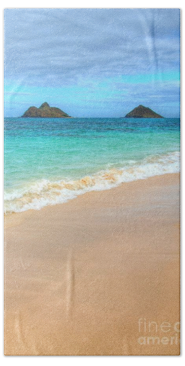 Mokulua Islands Bath Towel featuring the photograph The Mokes by Kelly Wade