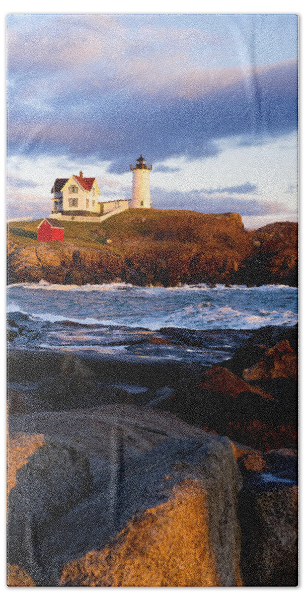 Lighthouse Bath Towel featuring the photograph The Nubble Lighthouse by Steven Ralser