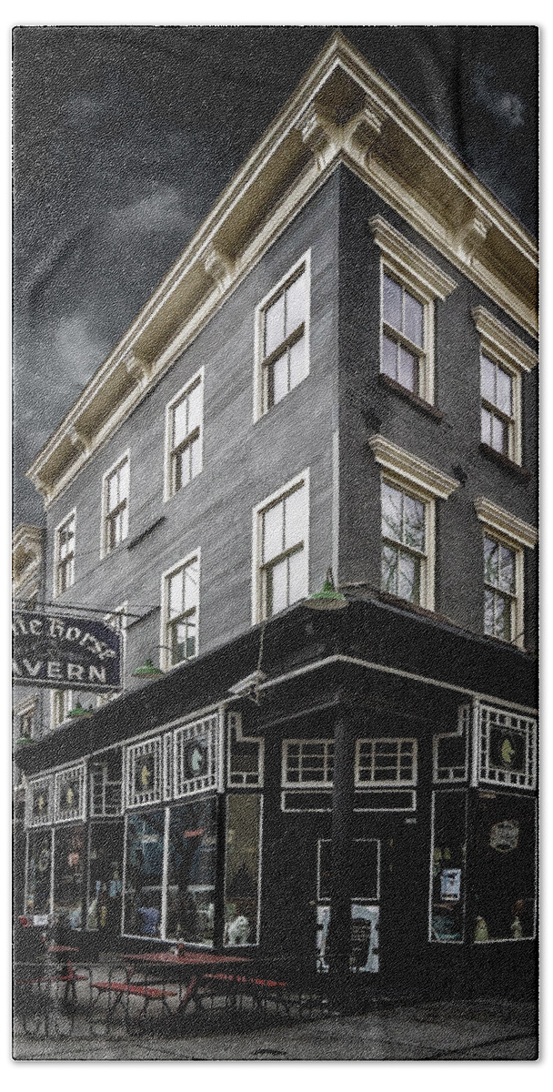 Bar Bath Towel featuring the photograph The White Horse Tavern by Chris Lord