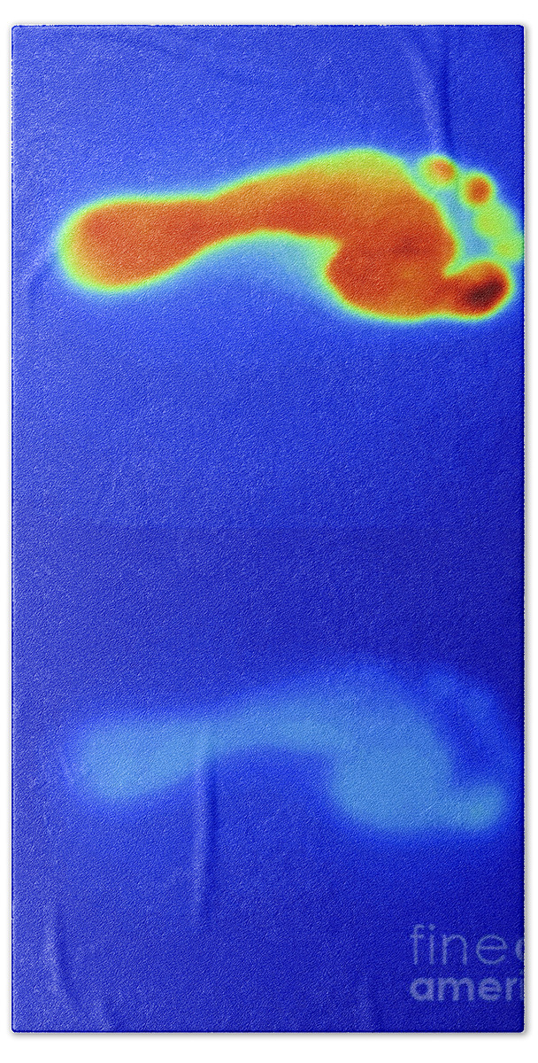 Digital Infrared Thermal Imaging Bath Towel featuring the photograph Thermal Shadow Fading by GIPhotoStock