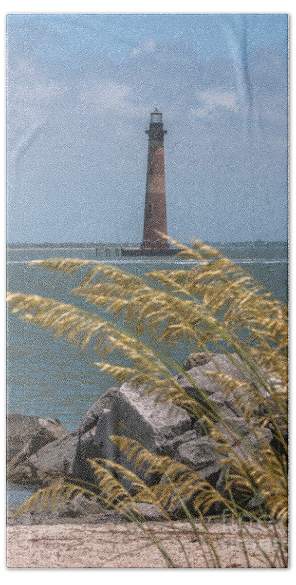 Morris Island Lighthouse Bath Towel featuring the photograph Through the Sea Grass by Dale Powell
