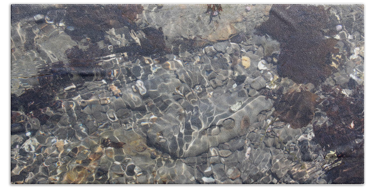 Nature Bath Towel featuring the photograph Tidepool Ripples by Noa Mohlabane