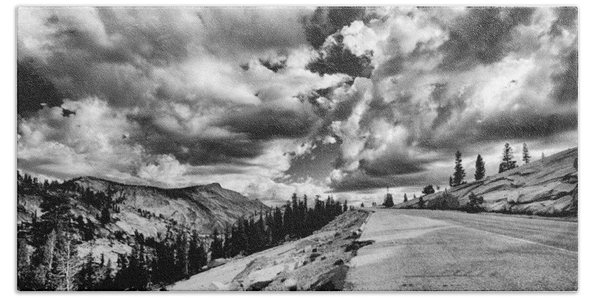 Road Bath Towel featuring the photograph Tioga Pass by Cat Connor