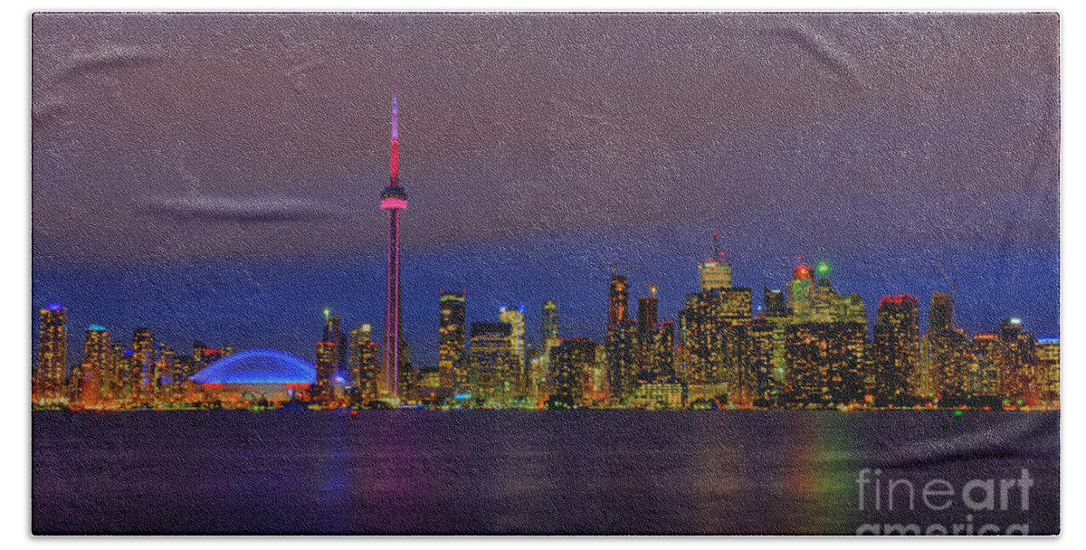 Nina Stavlund Bath Towel featuring the photograph Toronto by Night... by Nina Stavlund