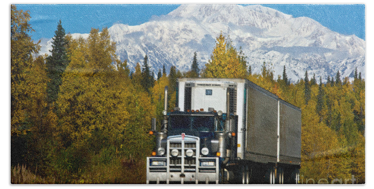 Tractor-trailer Bath Towel featuring the photograph Tractor-trailer by Mark Newman