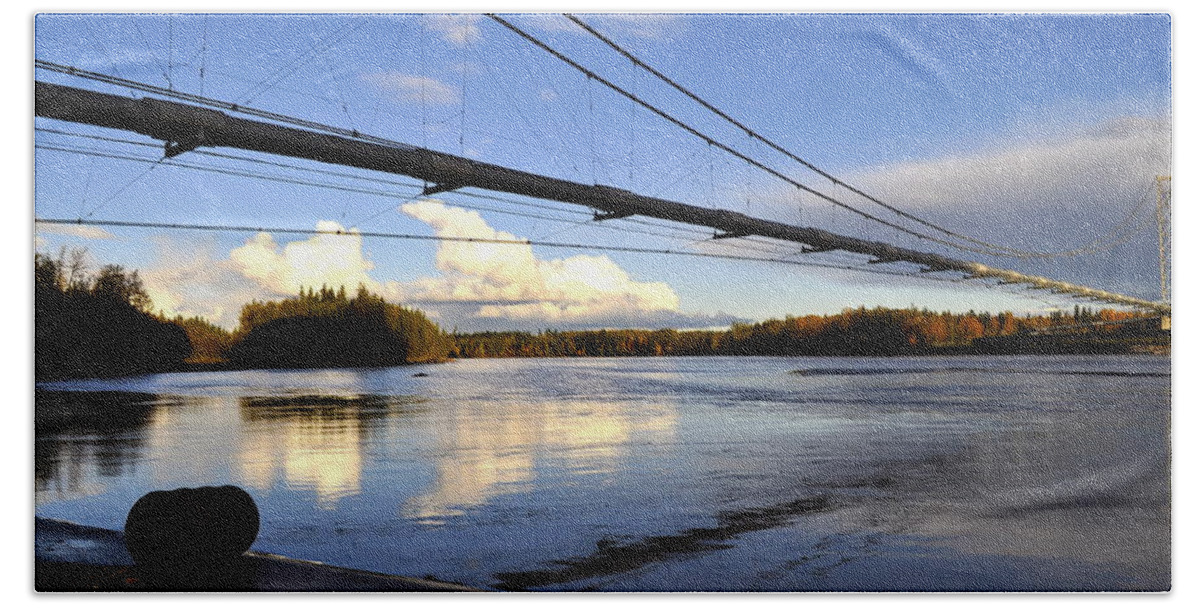 Landscape Bath Towel featuring the photograph TransAlaska Pipeline Bridge by Cathy Mahnke
