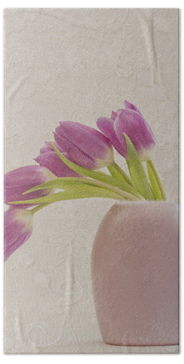 Tulip Bath Towel featuring the photograph Tulips And Lace by Sandra Foster