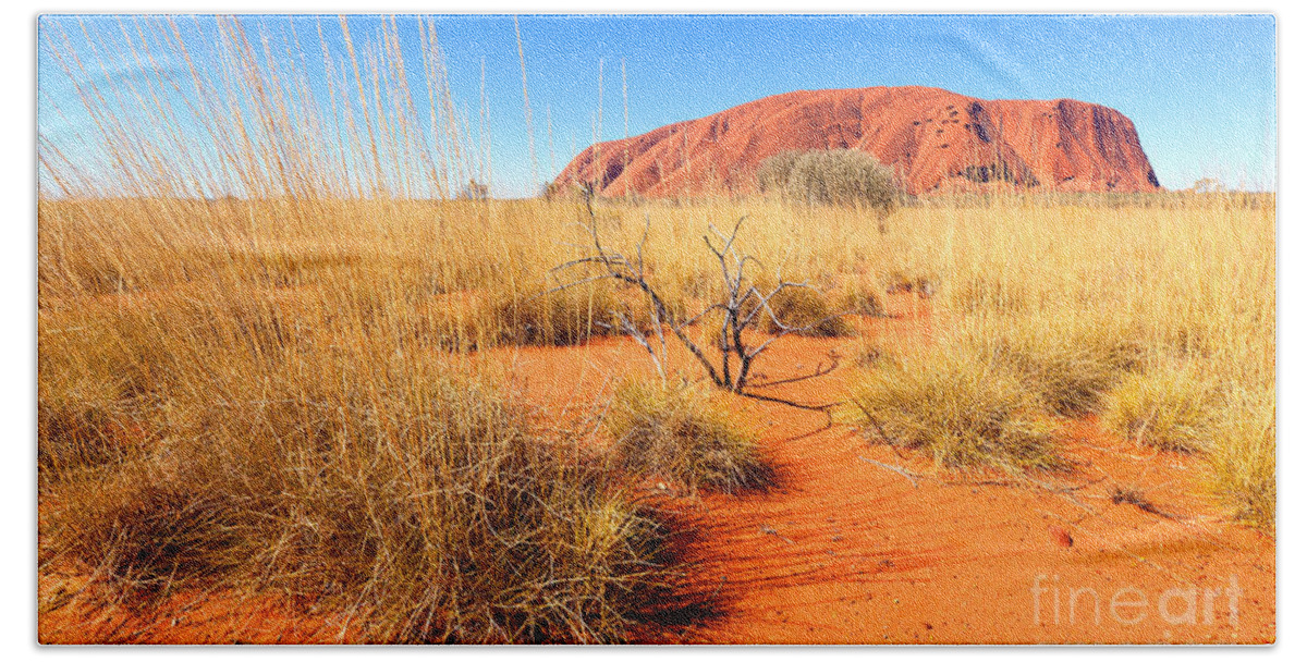 Uluru Ayers Rock Outback Australia Australian Landscape Central Northern Territory Bath Towel featuring the photograph Central Australia by Bill Robinson