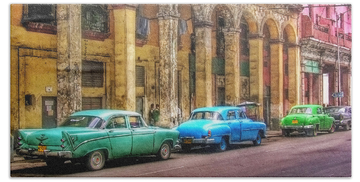 Cuba Hand Towel featuring the photograph United Colors of Coches Habaneros by Carlos Alkmin