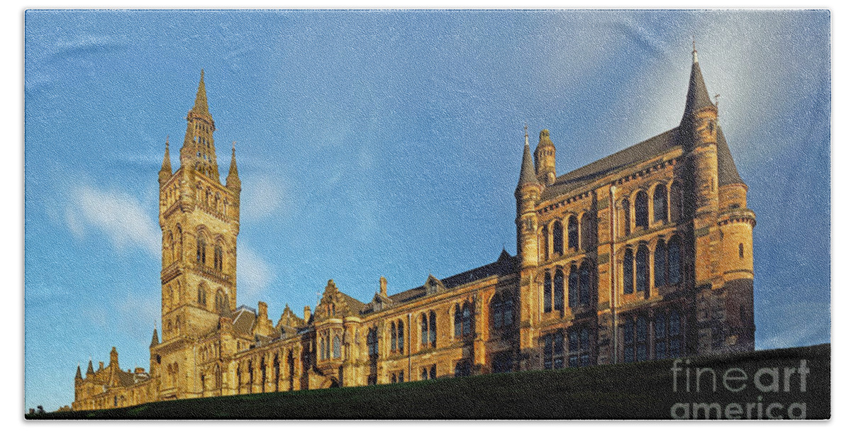 University Of Glasgow Bath Towel featuring the photograph University of Glasgow by Maria Gaellman