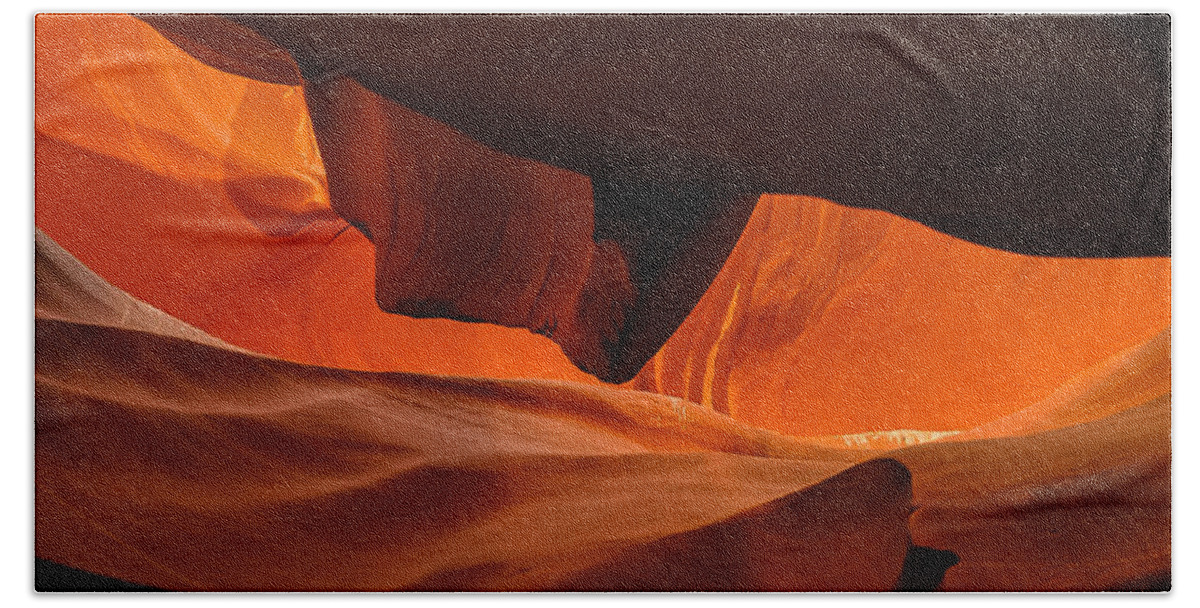 Antelope Canyon Bath Towel featuring the photograph Upper Antelope Canyon IV  by George Buxbaum