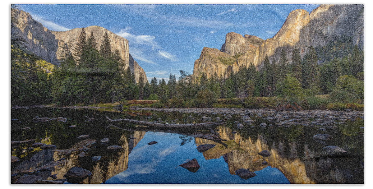California Bath Towel featuring the photograph Valley View I by Peter Tellone