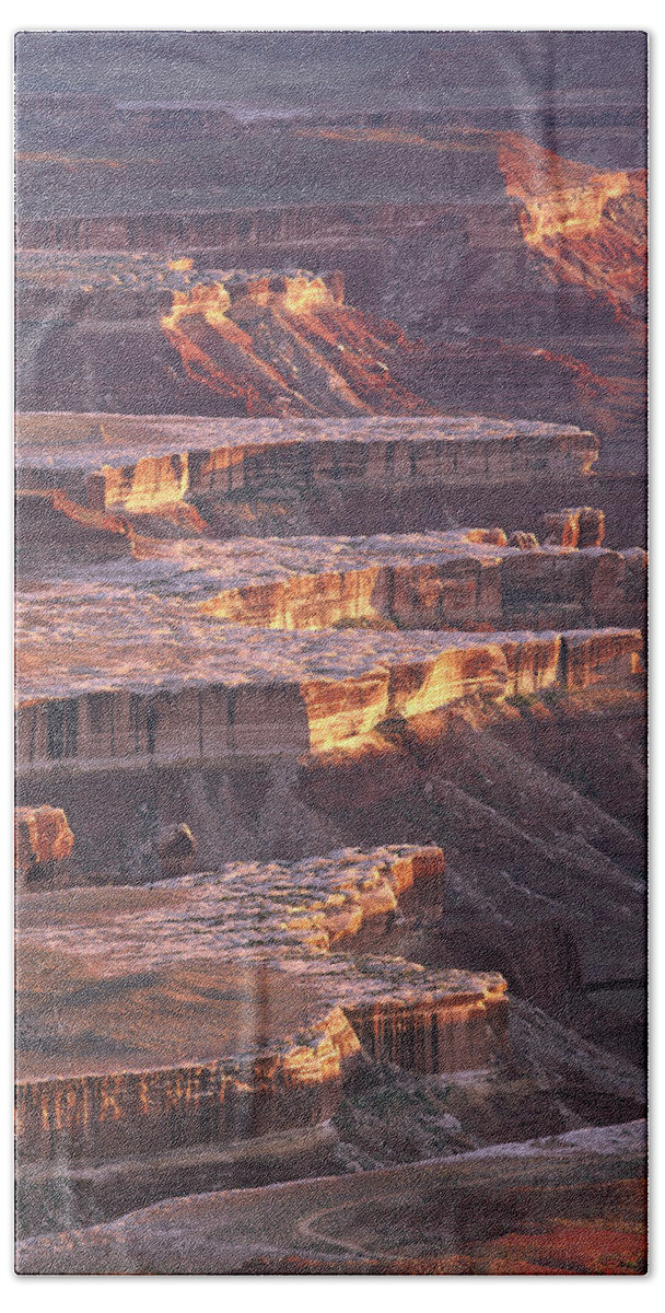 Feb0514 Bath Towel featuring the photograph View From Grandview Point Canyonlands by Tim Fitzharris