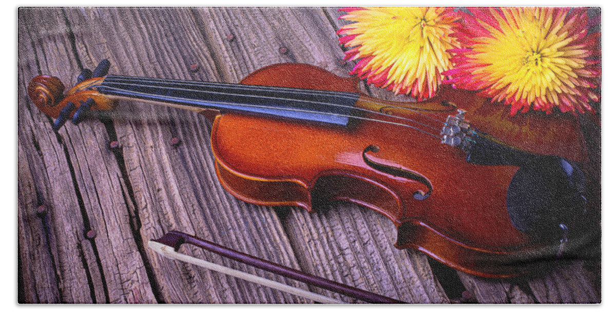 Viola Bath Towel featuring the photograph Violin With Spider Mums by Garry Gay