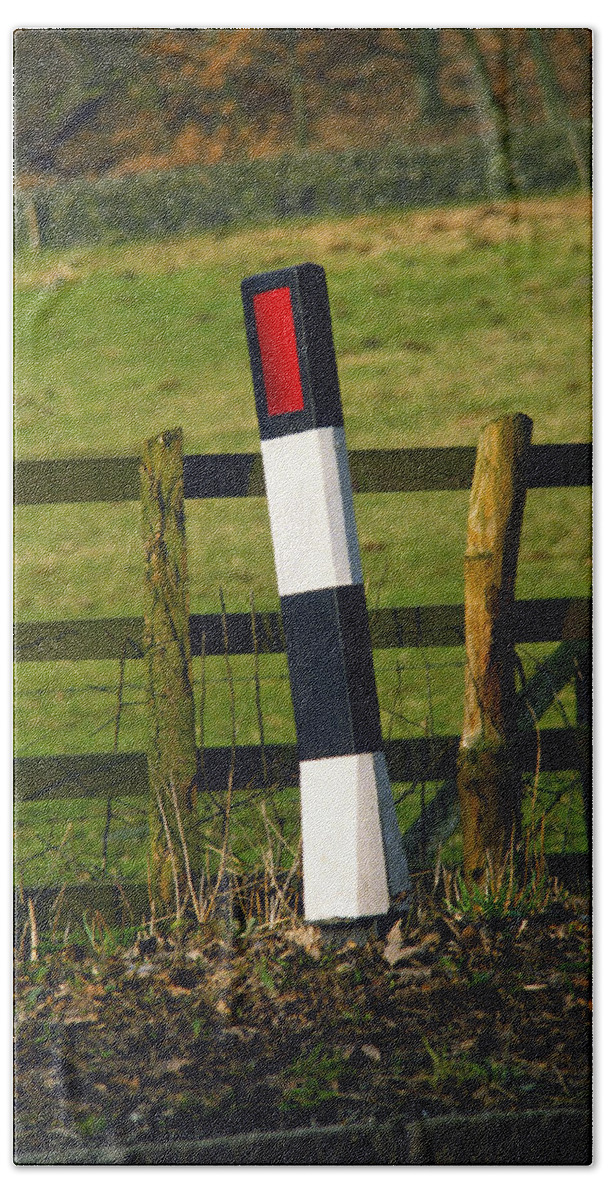 Road Bath Towel featuring the photograph Warning Post by Gordon James