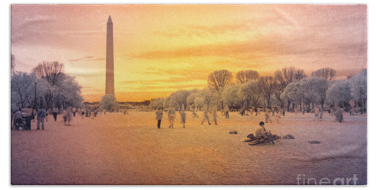 Dc Hand Towel featuring the photograph Washington Memorial by Jonas Luis