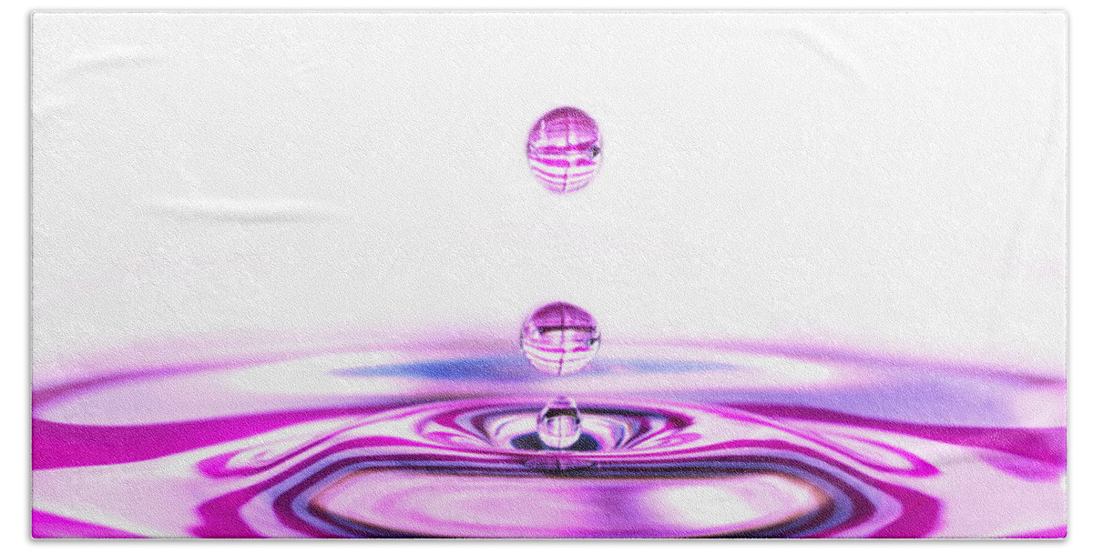 Water Bath Towel featuring the photograph Water Droplets White and Purple by Sabine Jacobs
