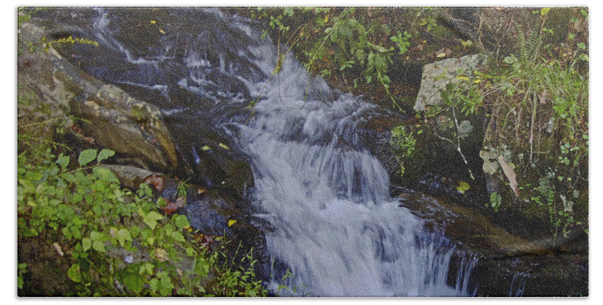 Rural Hand Towel featuring the photograph Water Falling by Sandra Clark