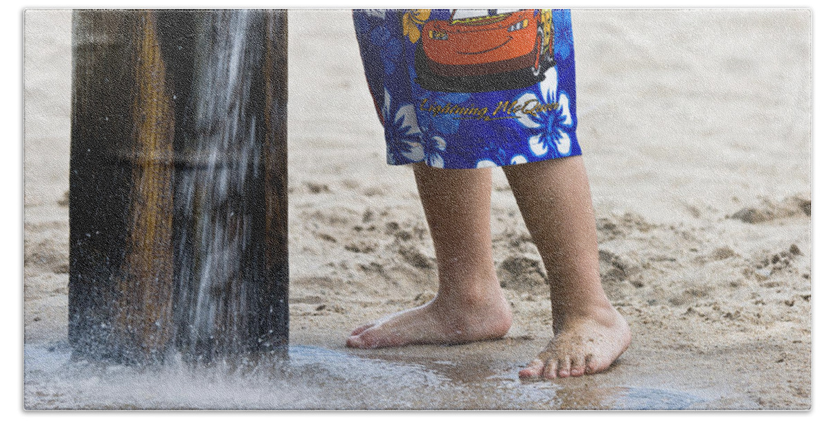 Bare Feet Bath Towel featuring the photograph Wet Toes by Ed Gleichman